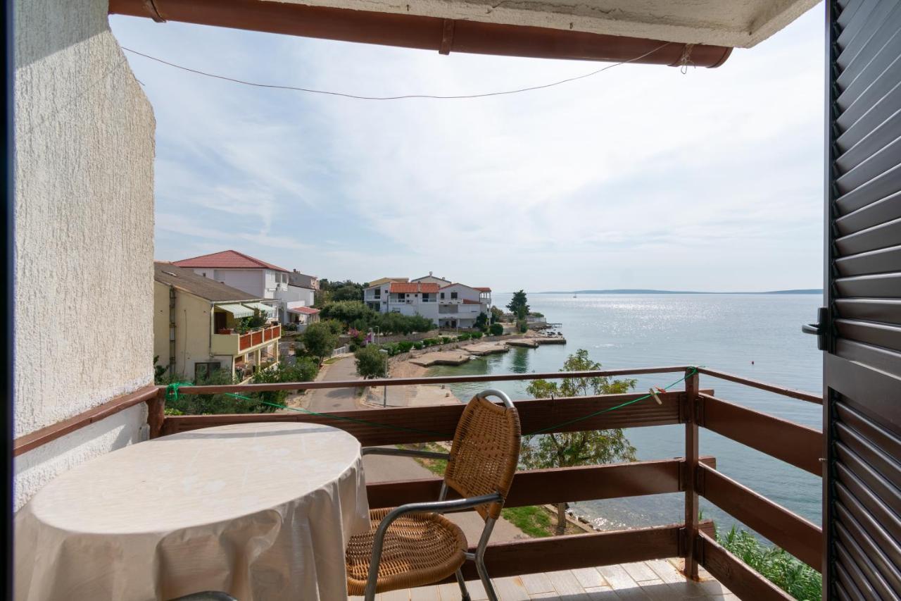 Apartments By The Sea Mandre, Pag - 4101 Kolan Exterior photo