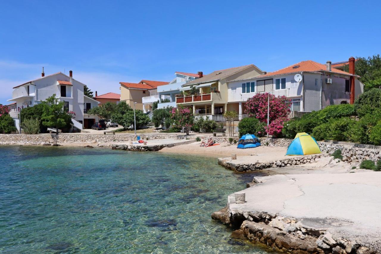 Apartments By The Sea Mandre, Pag - 4101 Kolan Exterior photo