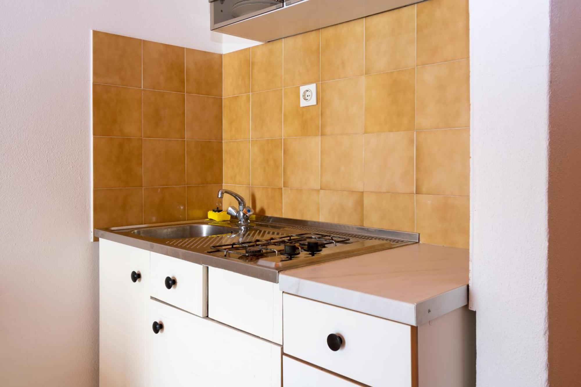 Apartments By The Sea Mandre, Pag - 4101 Kolan Room photo
