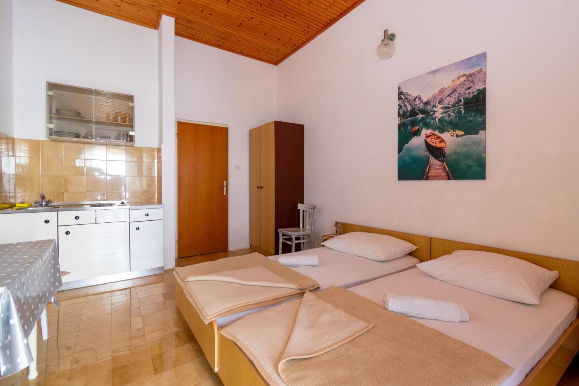 Apartments By The Sea Mandre, Pag - 4101 Kolan Room photo
